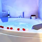 Apartmán The Pearl - Jacuzzi - Cinema - Patio - Parking