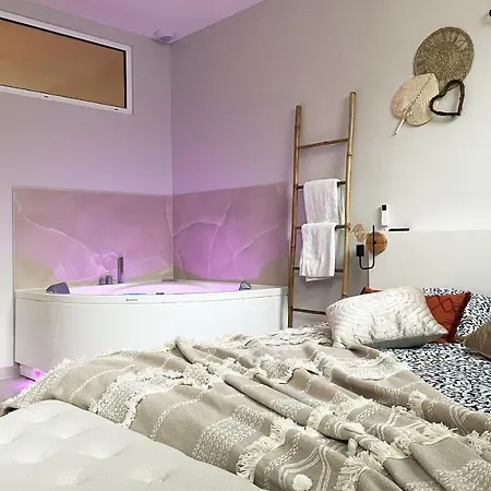 Apartment The Pearl - Jacuzzi - Cinema - Patio - Parking