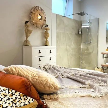 The Pearl - Jacuzzi - Cinema - Patio - Parking Apartment *