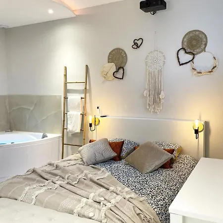 Apartment The Pearl - Jacuzzi - Cinema - Patio - Parking Le Havre