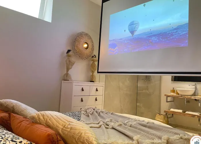 Apartment The Pearl - Jacuzzi - Cinema - Patio - Parking