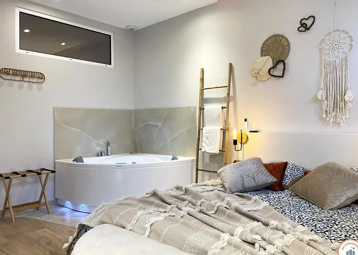 The Pearl - Jacuzzi - Cinema - Patio - Parking