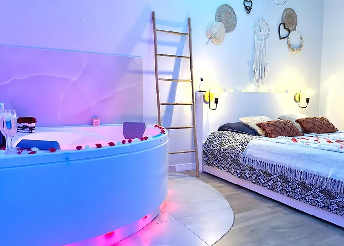 Apartment The Pearl - Jacuzzi - Cinema - Patio - Parking *